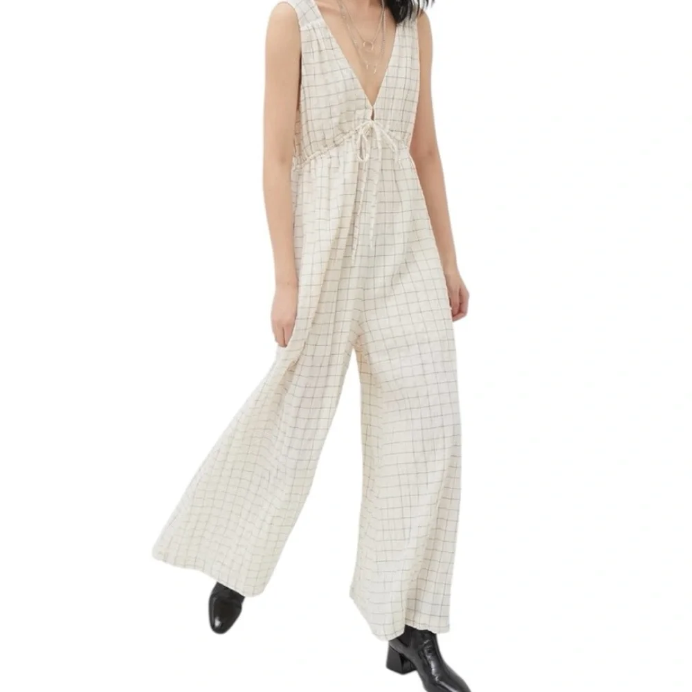 Urban Outfitters Breezy Plunging Wide Leg Sleeveless Babydoll Jumpsuit Size XS
